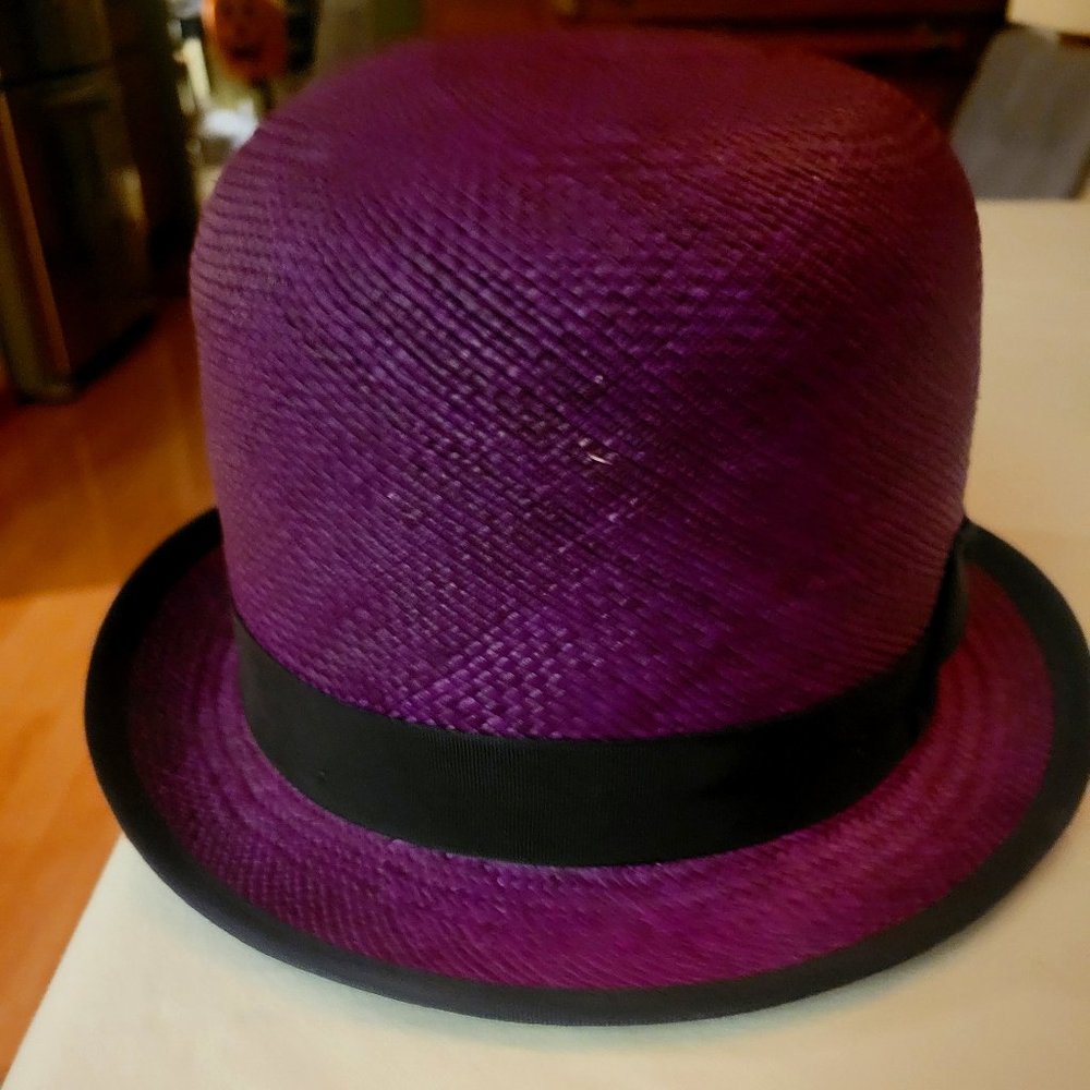 Like New 100% Straw Bailey of Hollywood Panama Hat. Medium. Deep Plum Color